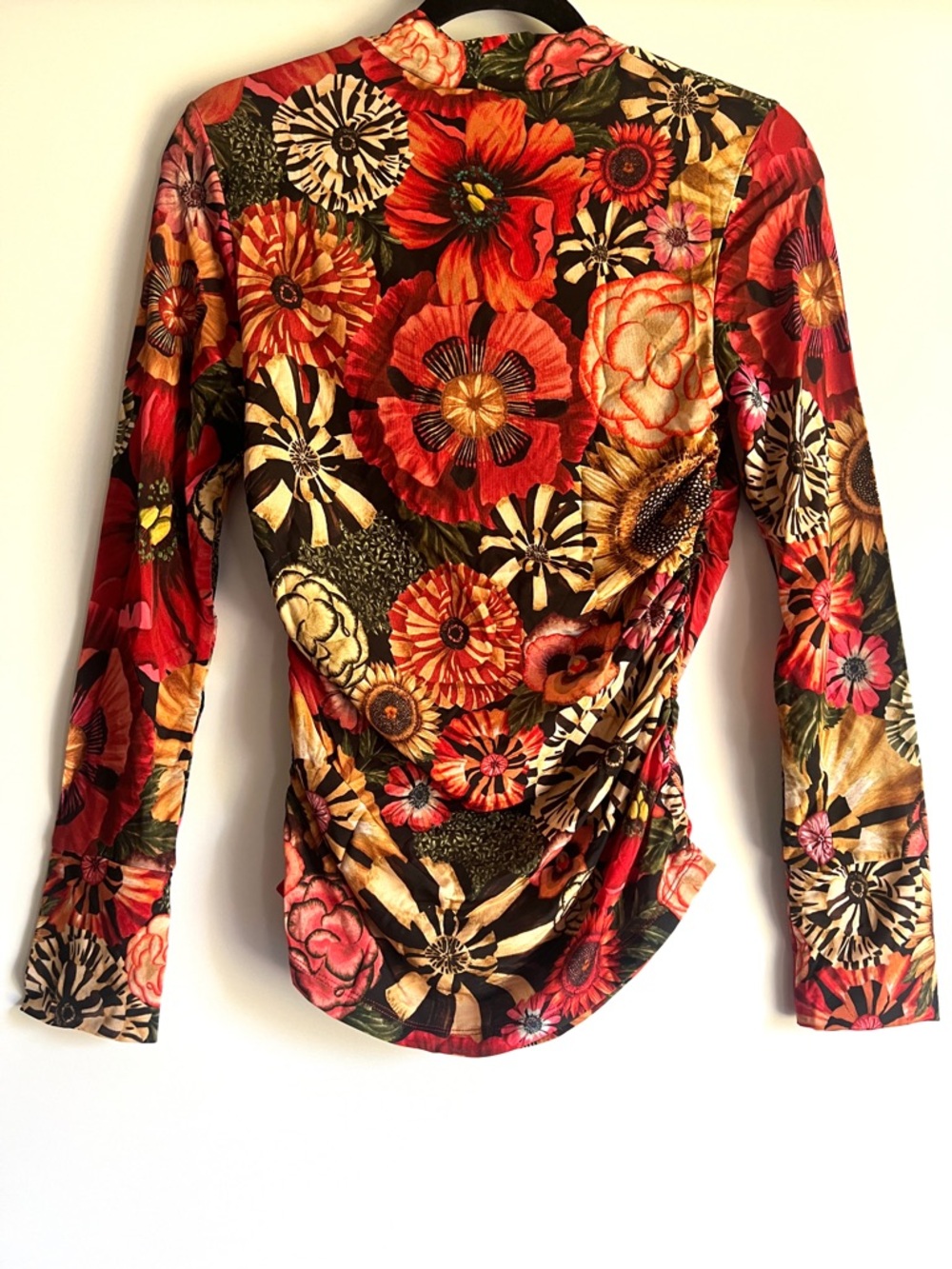 FARM Rio Black Flowershop Ruched Waist Jersey Blouse Size M NWT - Picture 4 of 15